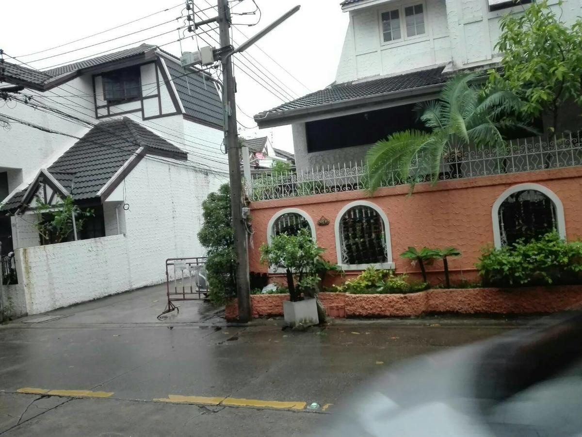 Baan Paan Sook Unitato Hostel Bangkok Exterior foto