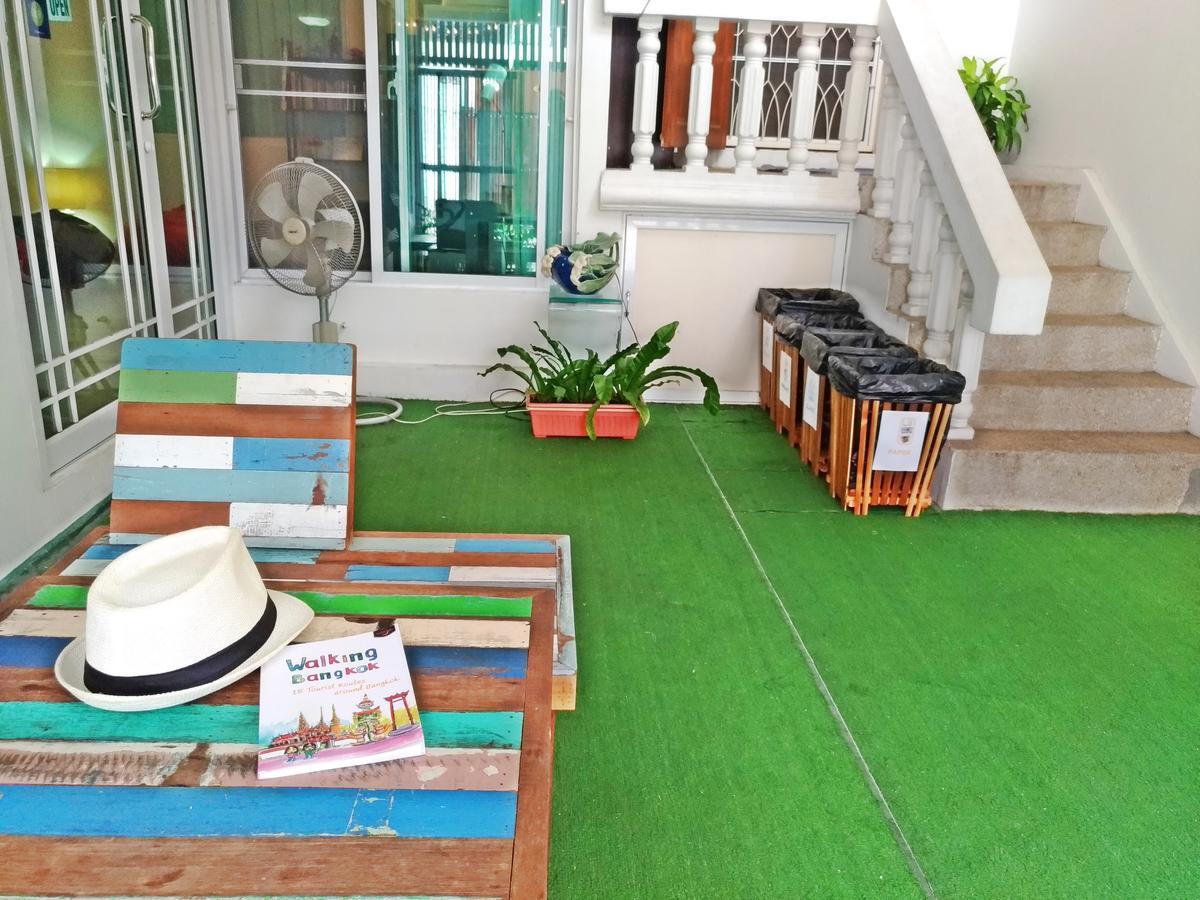 Baan Paan Sook Unitato Hostel Bangkok Exterior foto
